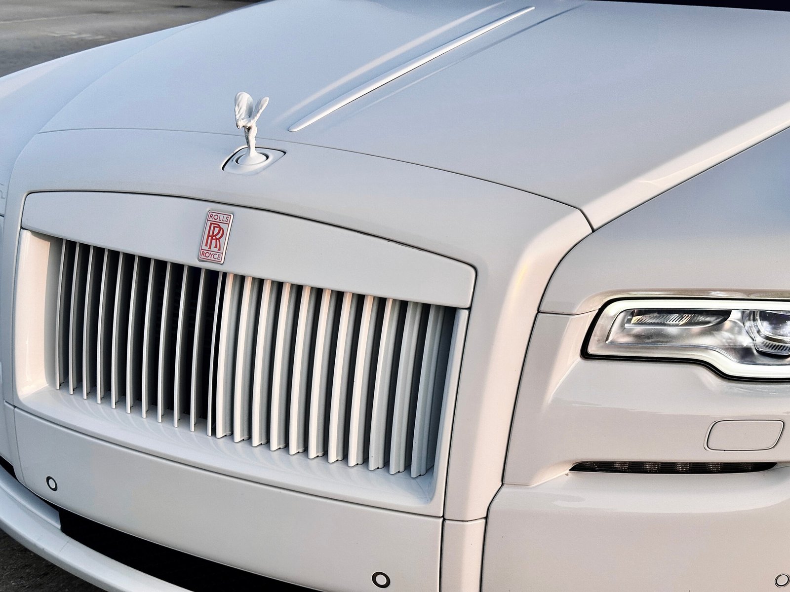 Why We Chose the Rolls-Royce Ghost for Romantic Rides