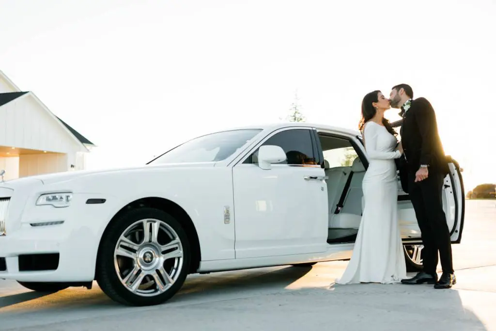 Romantic Rides Orlando: 100 Articles on Wedding Transportation, the 2018 Rolls-Royce Ghost, and Getting to “I Do” in Style